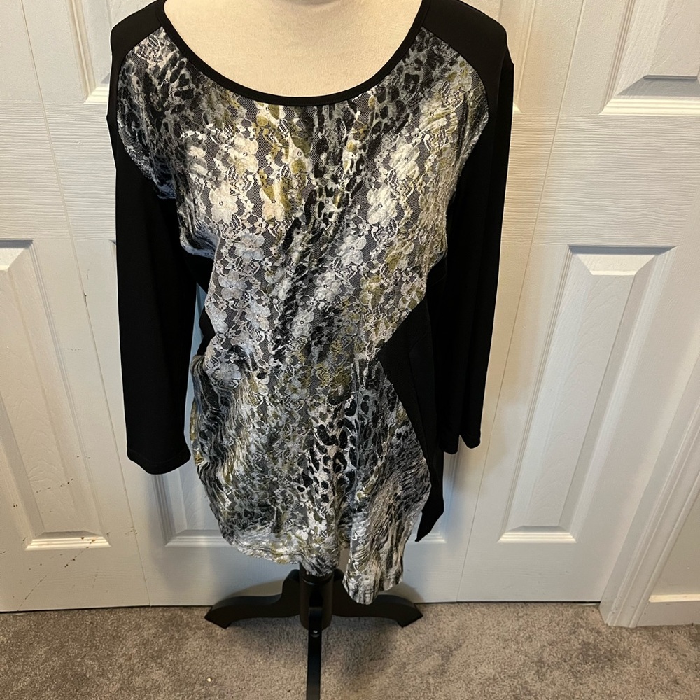 Vivian Wong Size XL lace front top